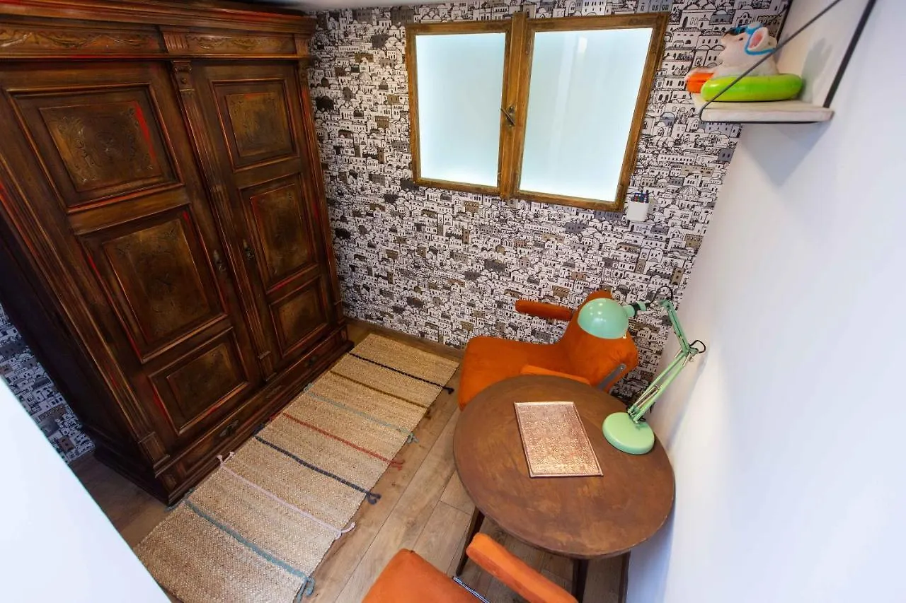 Apartment Premium Rooms By Hi5 - Style At The Comedy Theater Budapest