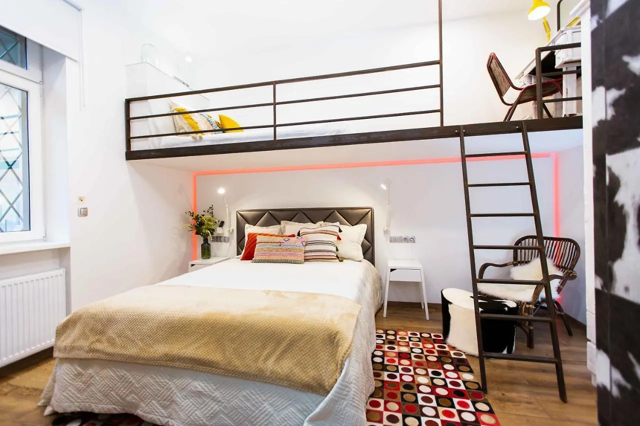 Premium Rooms By Hi5 - Style At The Comedy Theater Budapest Apartment