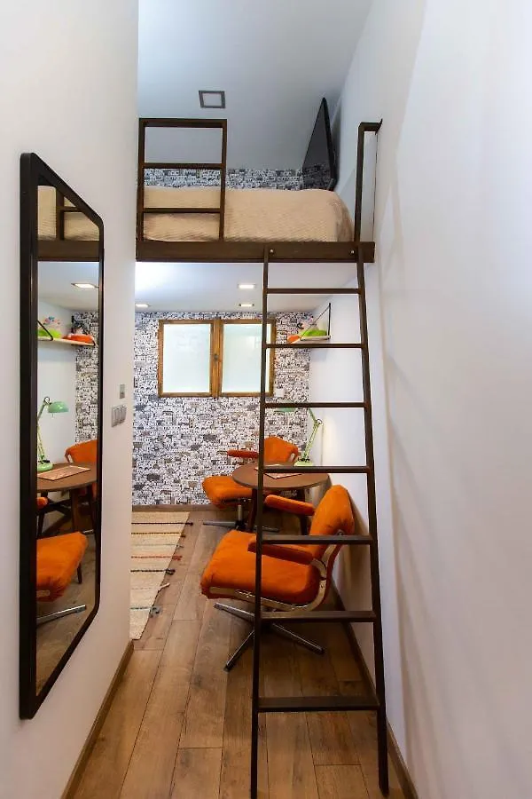 Premium Rooms By Hi5 - Style At The Comedy Theater Budapest Apartment